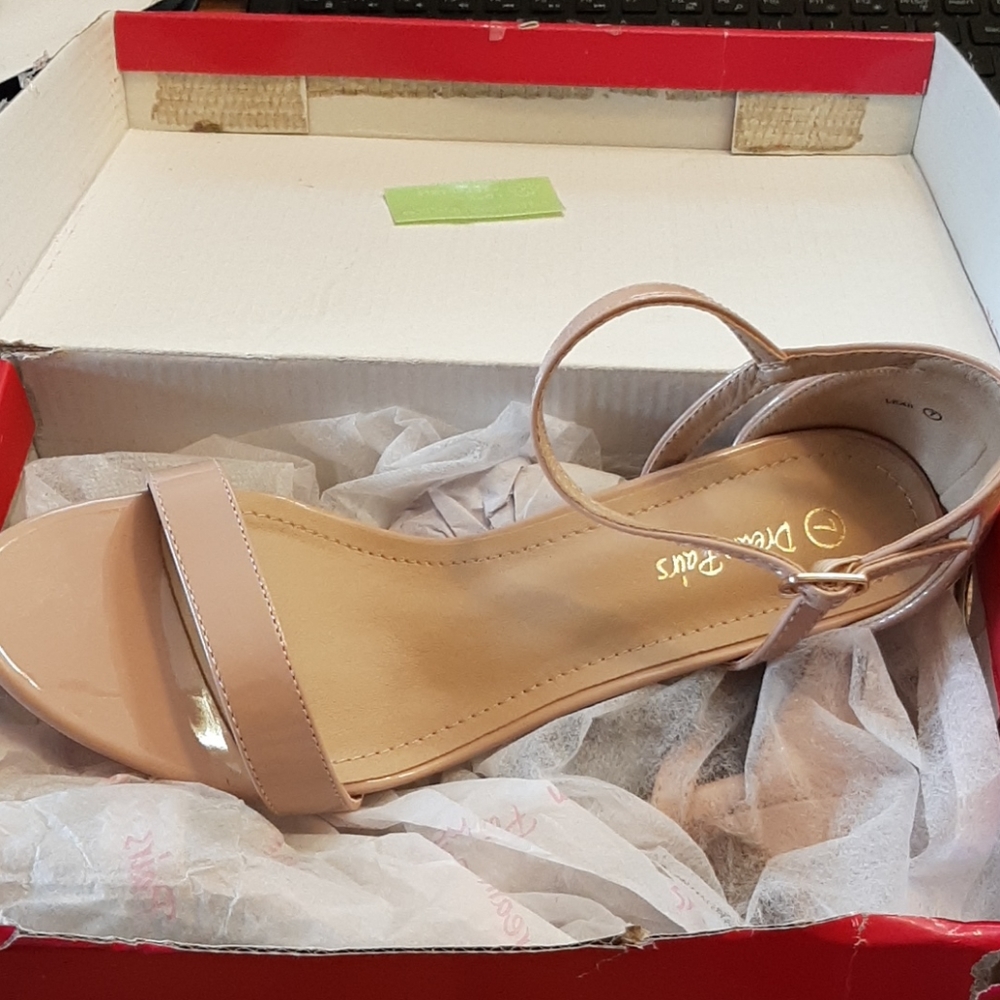 Ladies 👠 shoes size 7